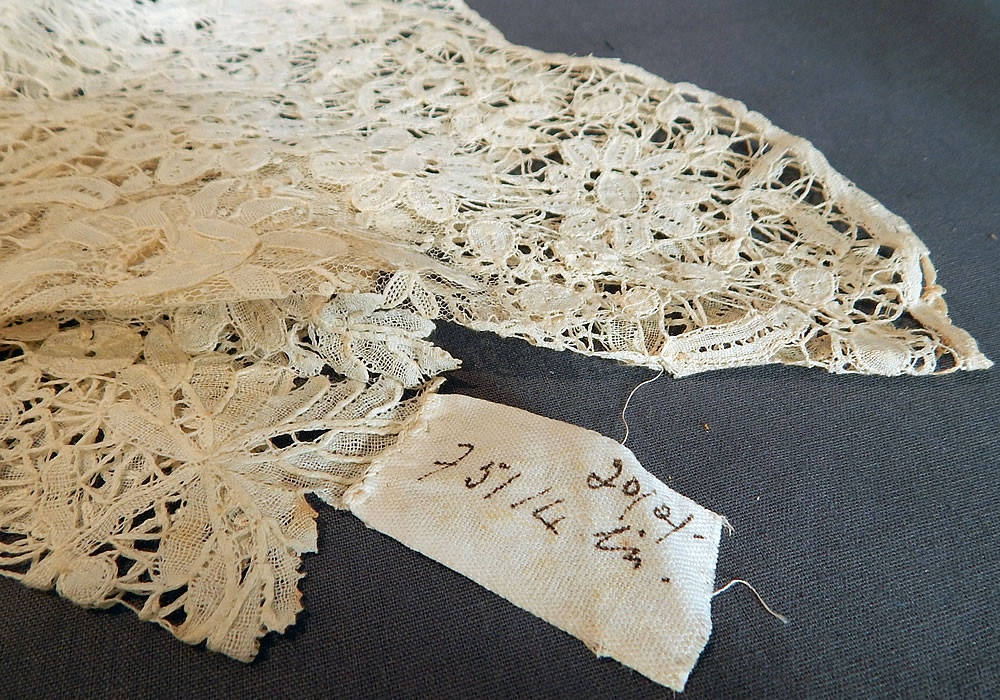 Antique Hand Made Brussels Point de Gaze Duchesse Bobbin Lace Dress Sleeves
It is in excellent unused condition, with only a few faint small age spot stains. This is truly an exceptional piece of wearable hand made lace art! 